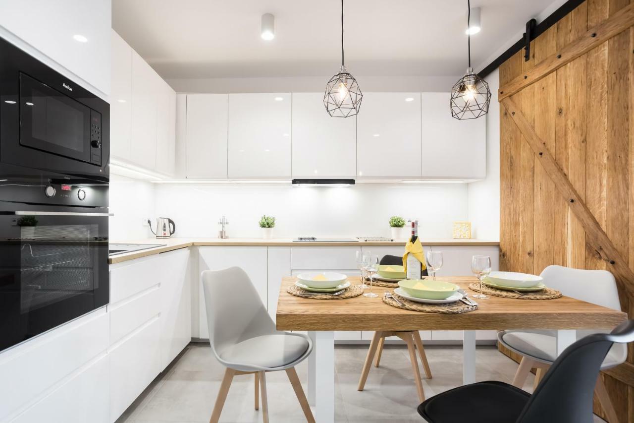 Apartments Poznan Niedzialkowskiego By Noclegi Renters Екстериор снимка